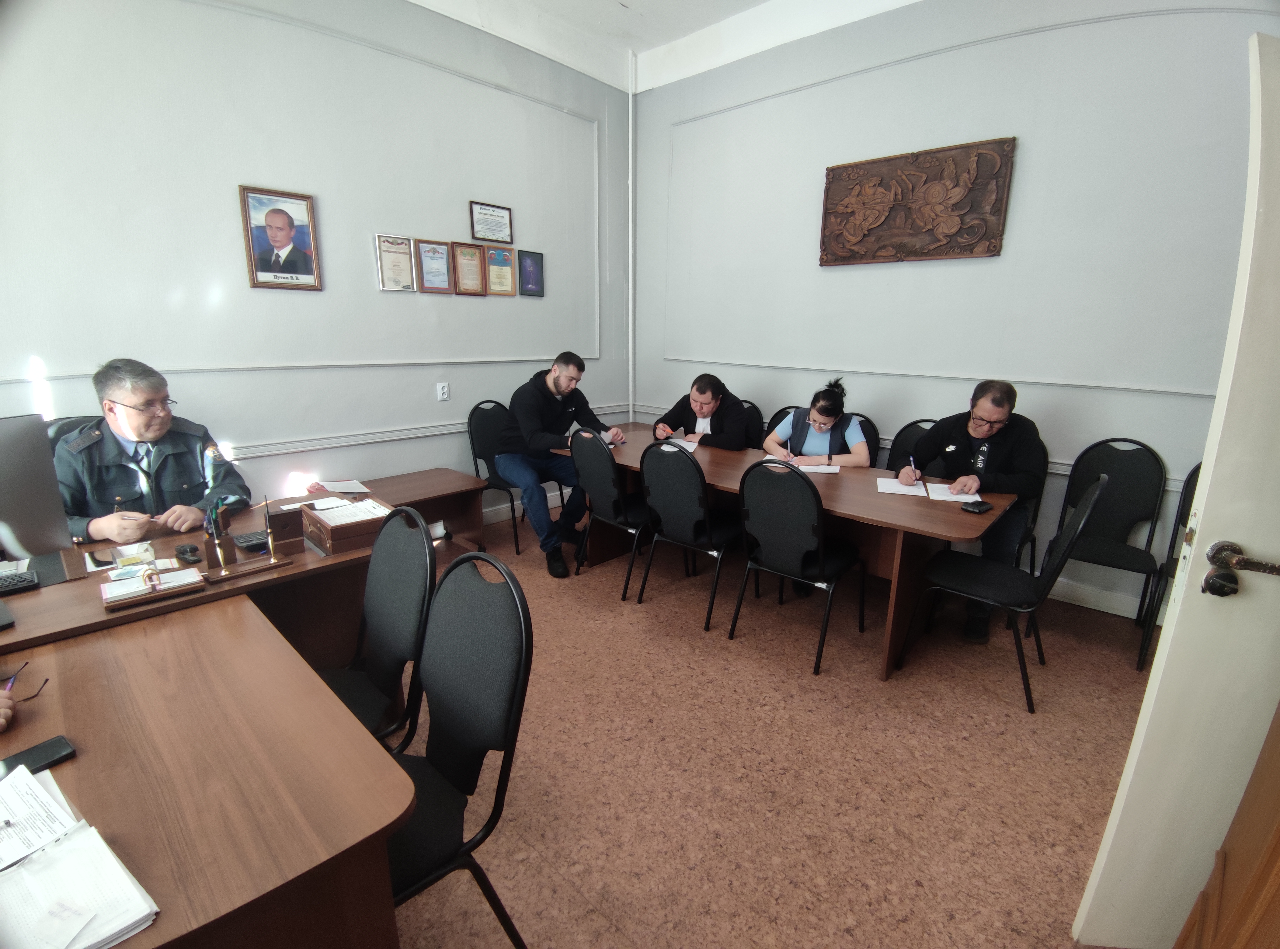 В Хакасии подвели итоги экзаменов для водителей опасных грузов и аттестации специалистов по БДД